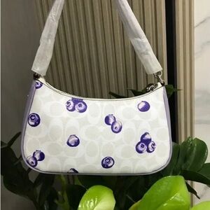 NWT Coach Teri Shoulder Bag In Signature Canvas With Blueberry Print❤️